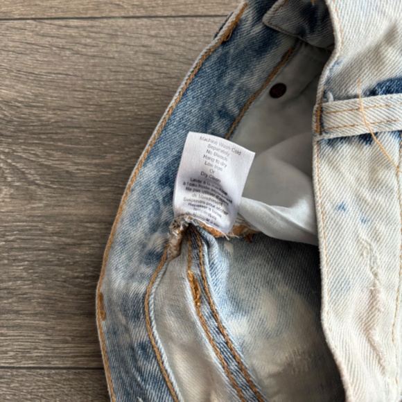 Aritzia TNA Faded Dyed Denim Shorts - Picture 8 of 10